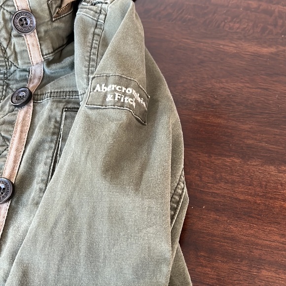 Cute jacket! - Picture 5 of 8